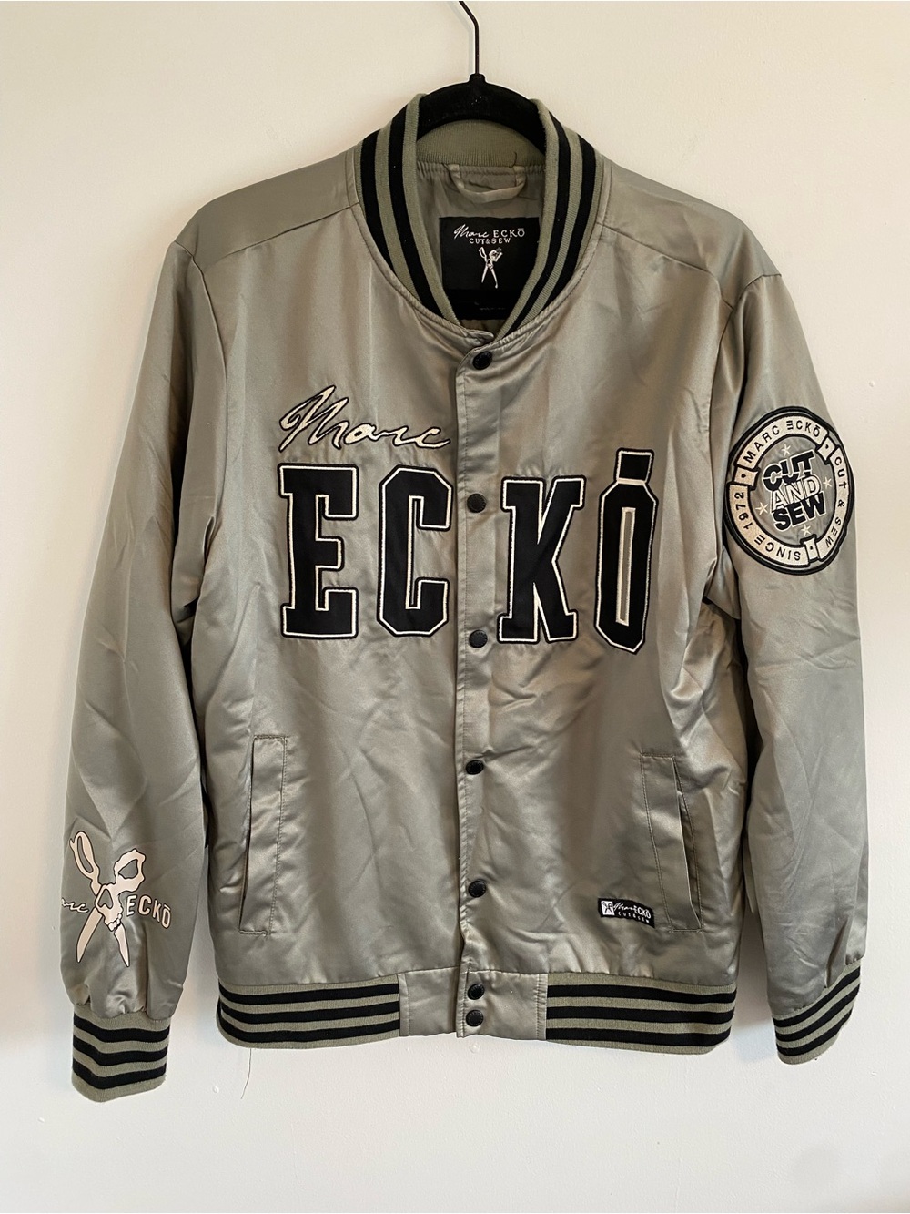 Y2K Marc Ecko Bomber Jacket Sz M Men’s
(Oct A-1)